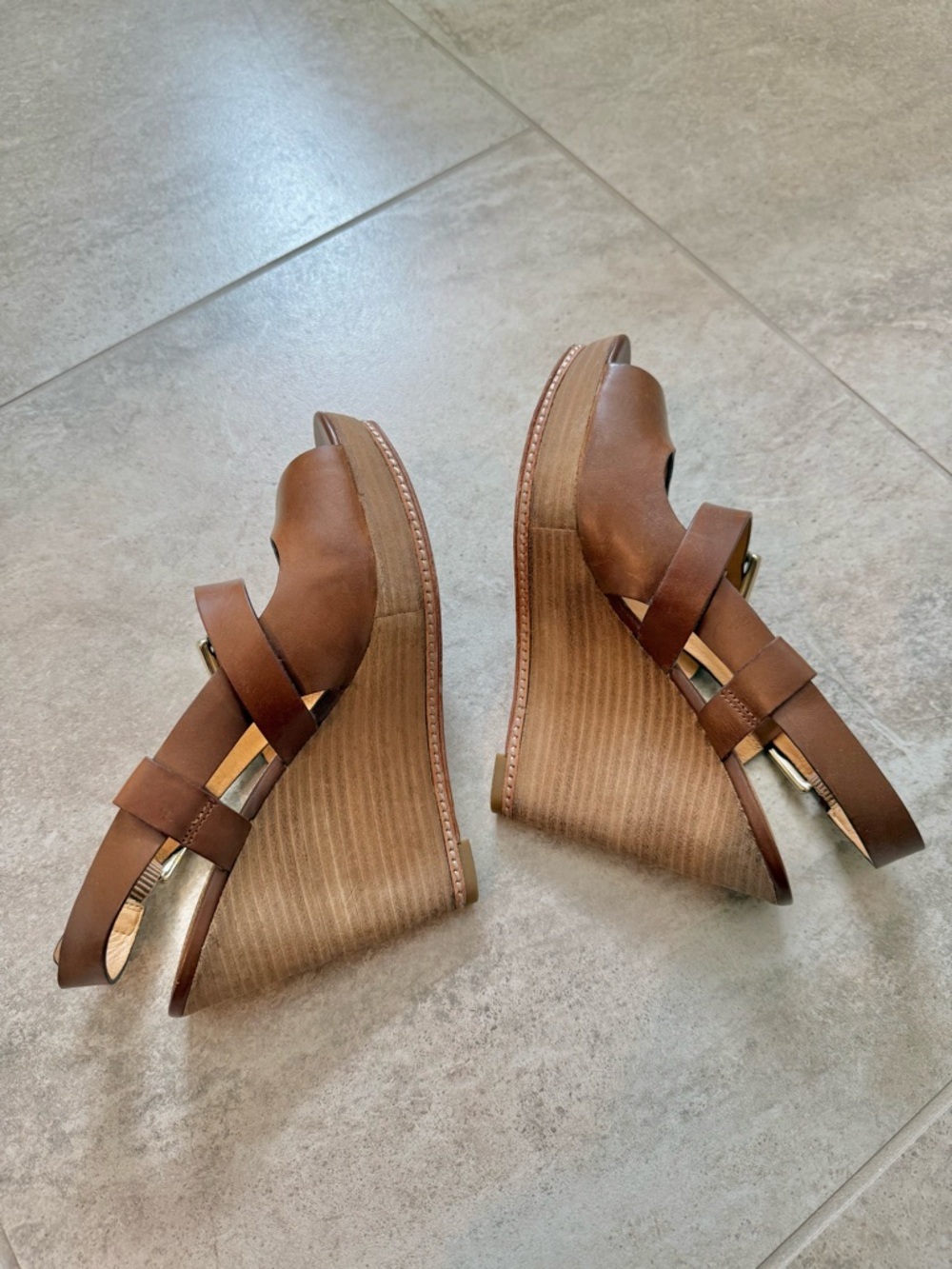 Coach Women’s Brown Leather Wedge Sandals Size 7 - Picture 7 of 10